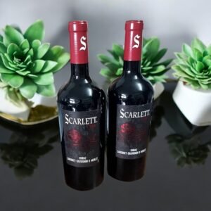 What is the recommended storage method for Lamothe Parrot Scarlett Dark?