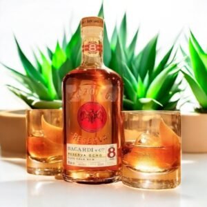 BACARDI RESERVA OCHO เหมาะสำหรับการจับคู่กับอาหารหรือค็อกเทลแบบใด?