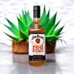 ความแตกต่างระหว่าง Jim Beam Red Stag และ Jim Beam Bourbon อื่น ๆ คืออะไร?