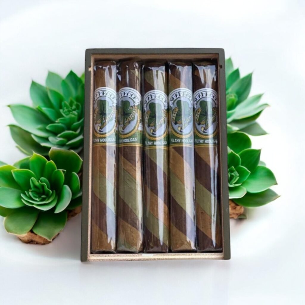 Alec Bradley Black Market Filthy Hooligan Shamrock Toro ประสบการณ์การสูบที่ไม่เหมือนใคร