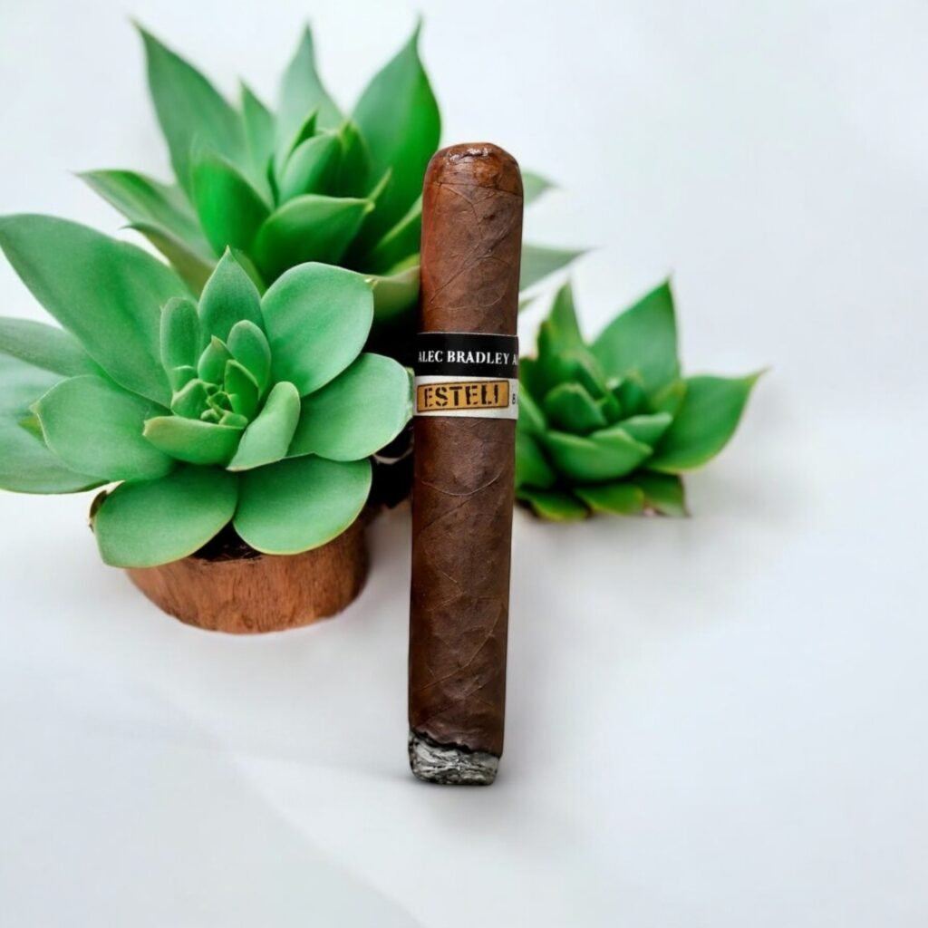 Alec Bradley สัมผัสความหอมหวานในขนาด 5 นิ้ว x 52