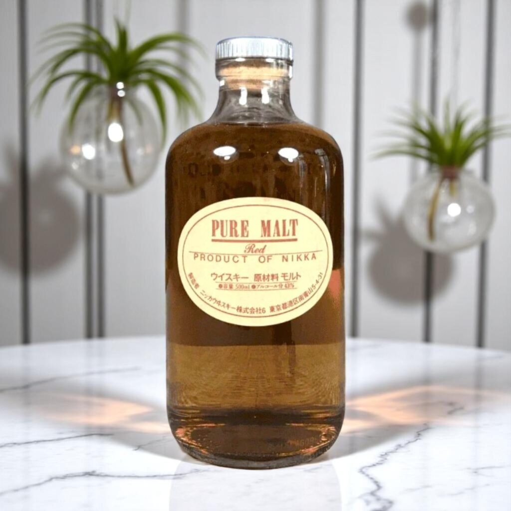 Nikka Pure Malt Black มีส่วนผสมอะไรบ้าง?