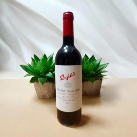 Penfolds Koonunga Hill Shiraz 2021 มีการผลิตจากองุ่นพันธุ์อะไร?