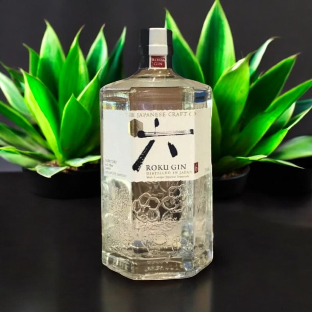 มีความแตกต่างระหว่าง Suntory Roku Gin และ gin ญี่ปุ่นอื่น ๆ อย่างไร?