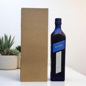 ผู้ผลิต Johnnie Walker Blue Label Ice Chalet เป็นใครและมีประวัติความเป็นมาอย่างไร?
