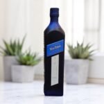 มีข้อแตกต่างใดบ้างระหว่าง Johnnie Walker Blue Label Ice Chalet กับรุ่นอื่น ๆ ของ Johnnie Walker?