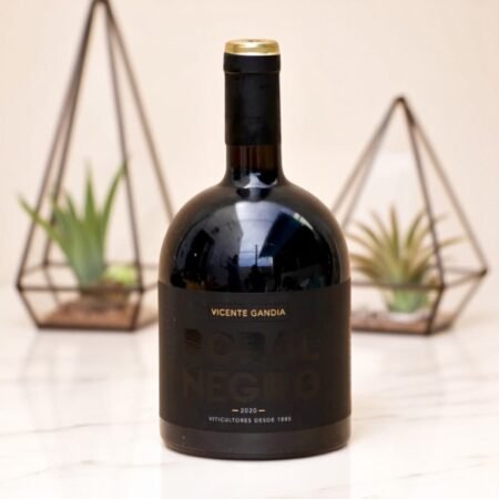 รสชาติและกลิ่นหอมของ Vicente Gandia Bobal Negro เป็นอย่างไร?