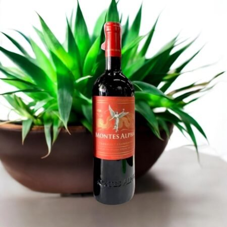 ไวน์จากภูมิภาคไหนที่มีลักษณะคล้ายคลึงกับ Montes Alpha Cabernet Sauvignon?